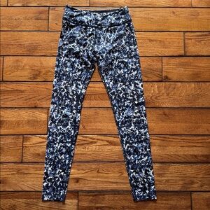 Beyond Yoga Mid Rise Leggings Sz M Blue Purple Confetti Fitness Workout Yoga